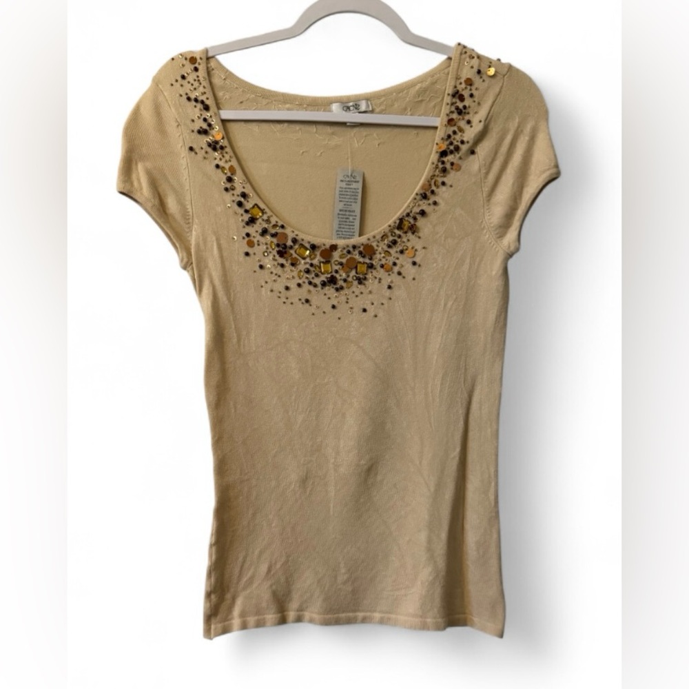 NWT Cache women’s Medium short sleeve ivory top embellished with beads/sequins